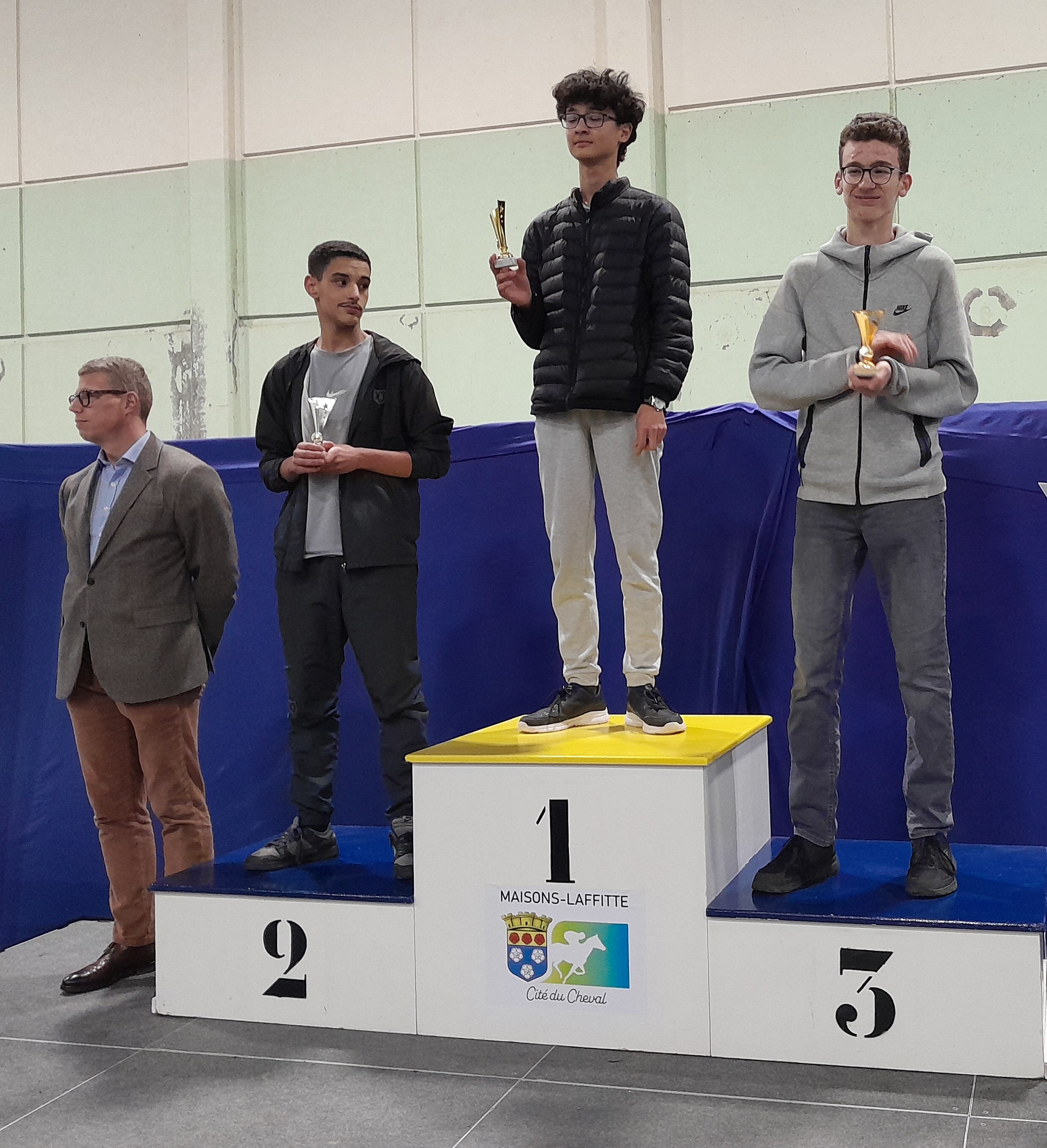 podium U16
